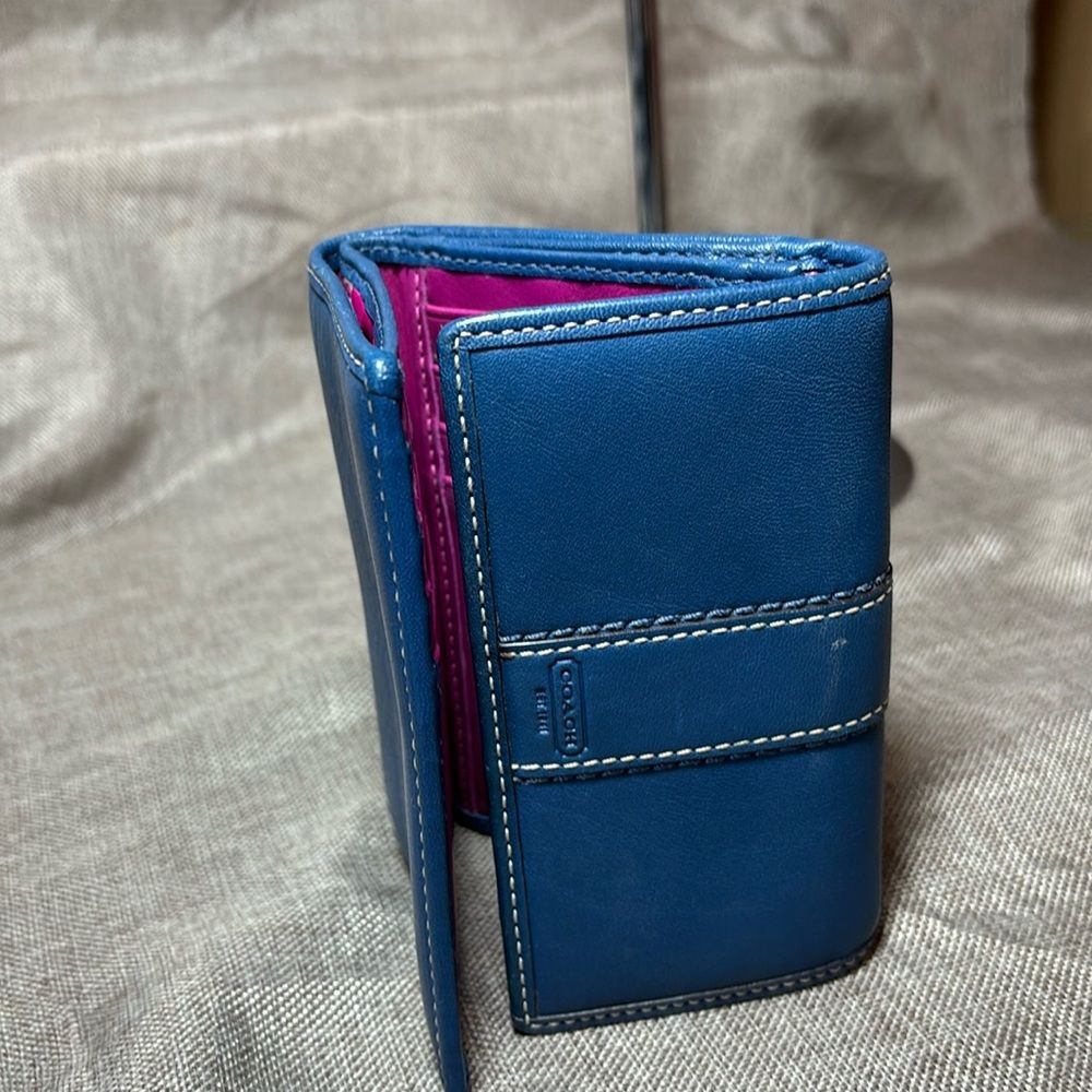 COACH Trifold Small Wallet Credit Card Holder - Picture 1 of 7